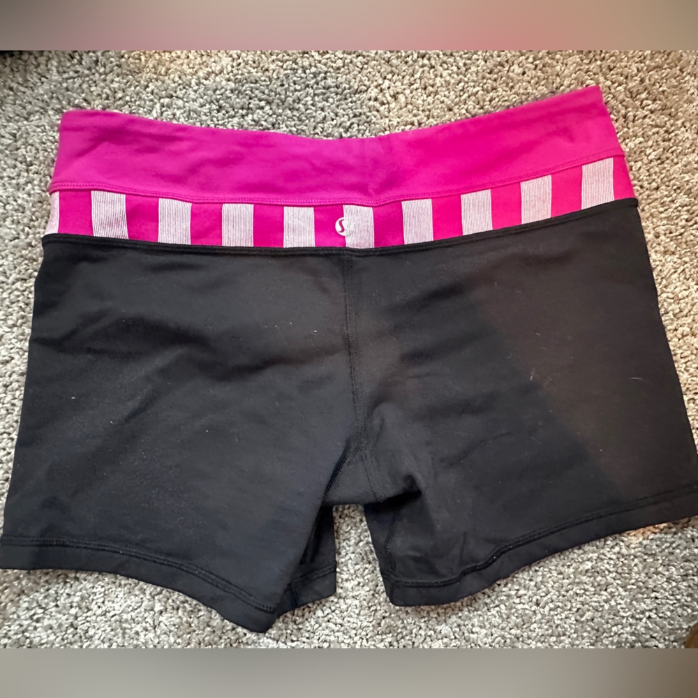 Lululemon reversible shorts size medium